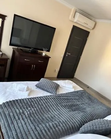 Πανσιόν Mattes Restaurant & 3*