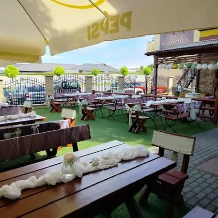 Mattes Restaurant & Πανσιόν 3*